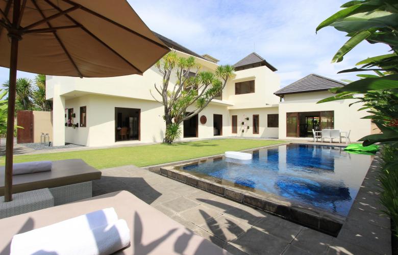 Sanur, Denpasar, BA, Indonesia - Spacious And Contemporary Villa For ...